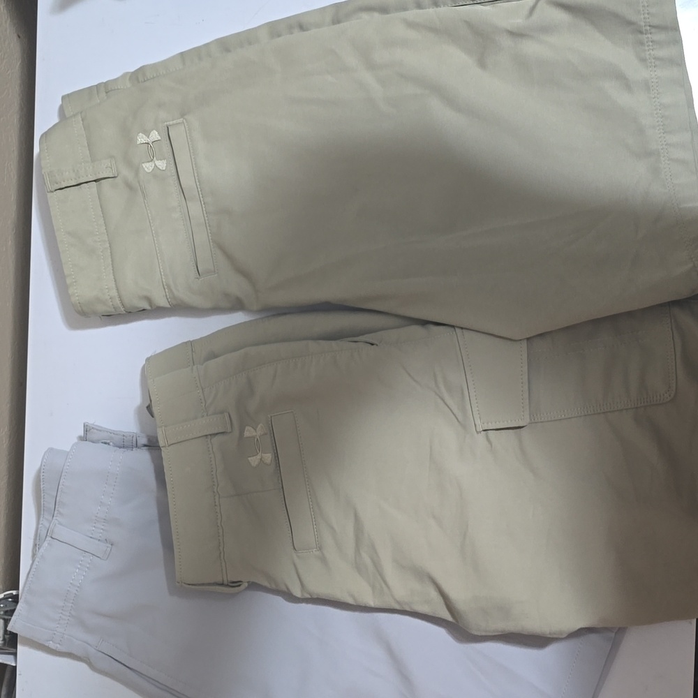 Under Armour Boys Beige and Gray Cargo Pantsuth Golf Shorts